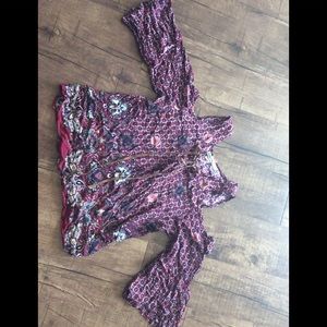 NWOT! 3/4” sleeve Cold Shoulder top!